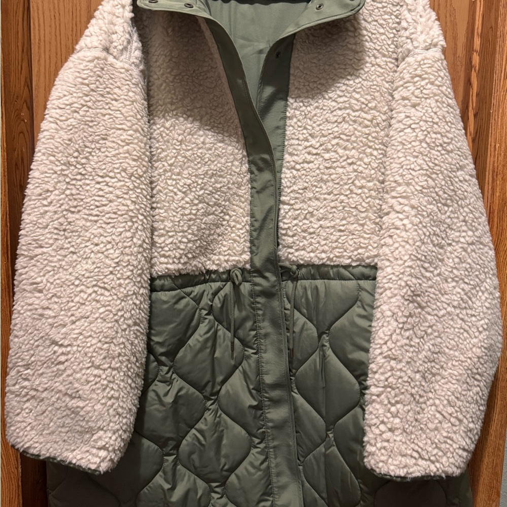 Old Navy Green and Cream Puffer Jacket
